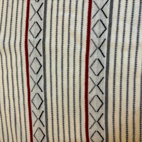 Vintage Robert Bruce XL V-Neck Sweater.  100% Acrylic, Cream/Gray/Red Striped.** - Picture 4 of 7